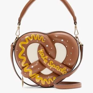 Kate Spade 3D Pretzel Big Apple Crossbody NWT 🥨